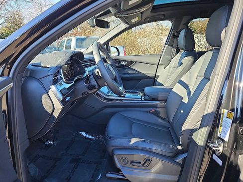 Used 2025 Audi Q7 2.0T Premium w/ Convenience Package image 11