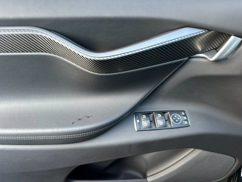 Used 2018 Tesla Model X 75D image 11