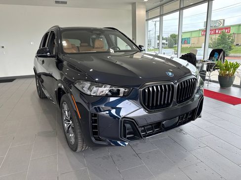 New 2026 BMW X5 xDrive50e w/ M Sport Package AWD/4WD image 2