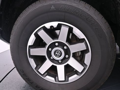 Used 2024 Toyota 4Runner TRD Off-Road AWD/4WD image 14
