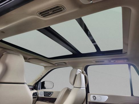 Used 2021 Lincoln Navigator L Reserve image 26