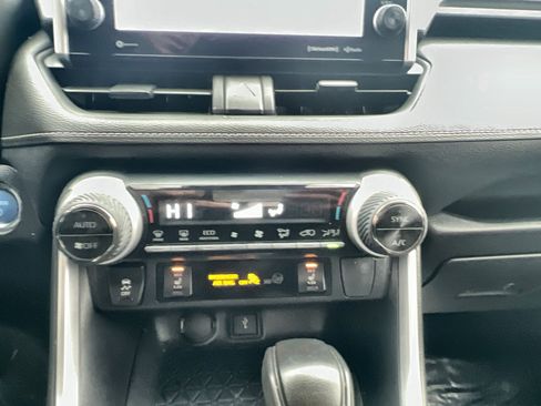 Used 2022 Toyota RAV4 XLE image 20