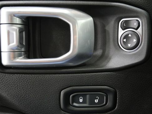 Used 2023 Jeep Wrangler Unlimited Sahara w/ Cold Weather Group AWD/4WD image 14
