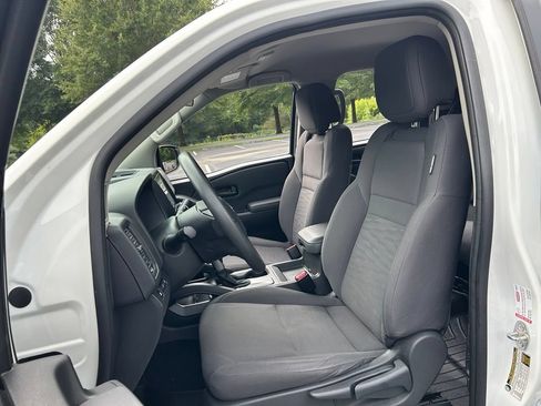 Used 2022 Nissan Frontier S w/ Technology Package RWD image 39