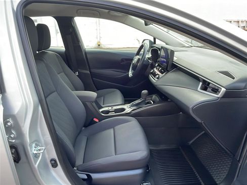 Used 2025 Toyota Corolla LE image 14