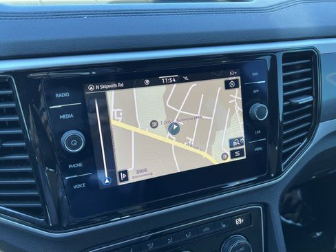 Used 2021 Volkswagen Atlas Cross Sport SEL R-Line image 17