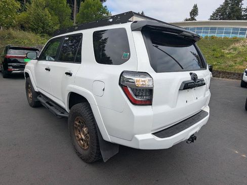 Used 2020 Toyota 4Runner Venture w/ Moonroof Package AWD/4WD image 3