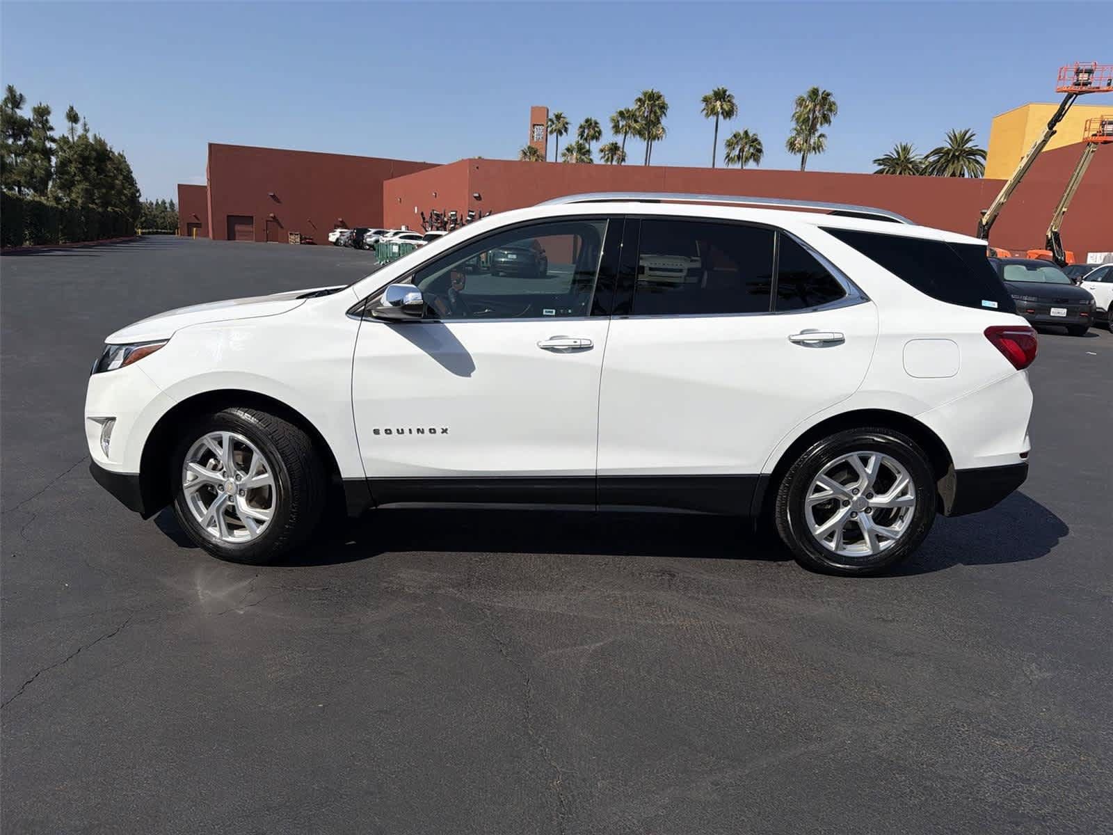 Used 2021 Chevrolet Equinox Premier FWD image 3