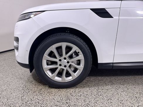 Used 2025 Land Rover Range Rover Sport SE AWD/4WD image 10