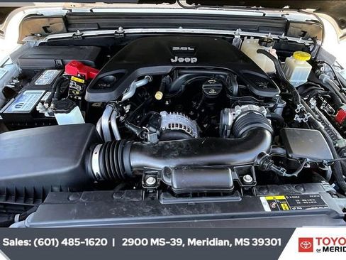 Used 2020 Jeep Gladiator Overland w/ Cold Weather Group image 8