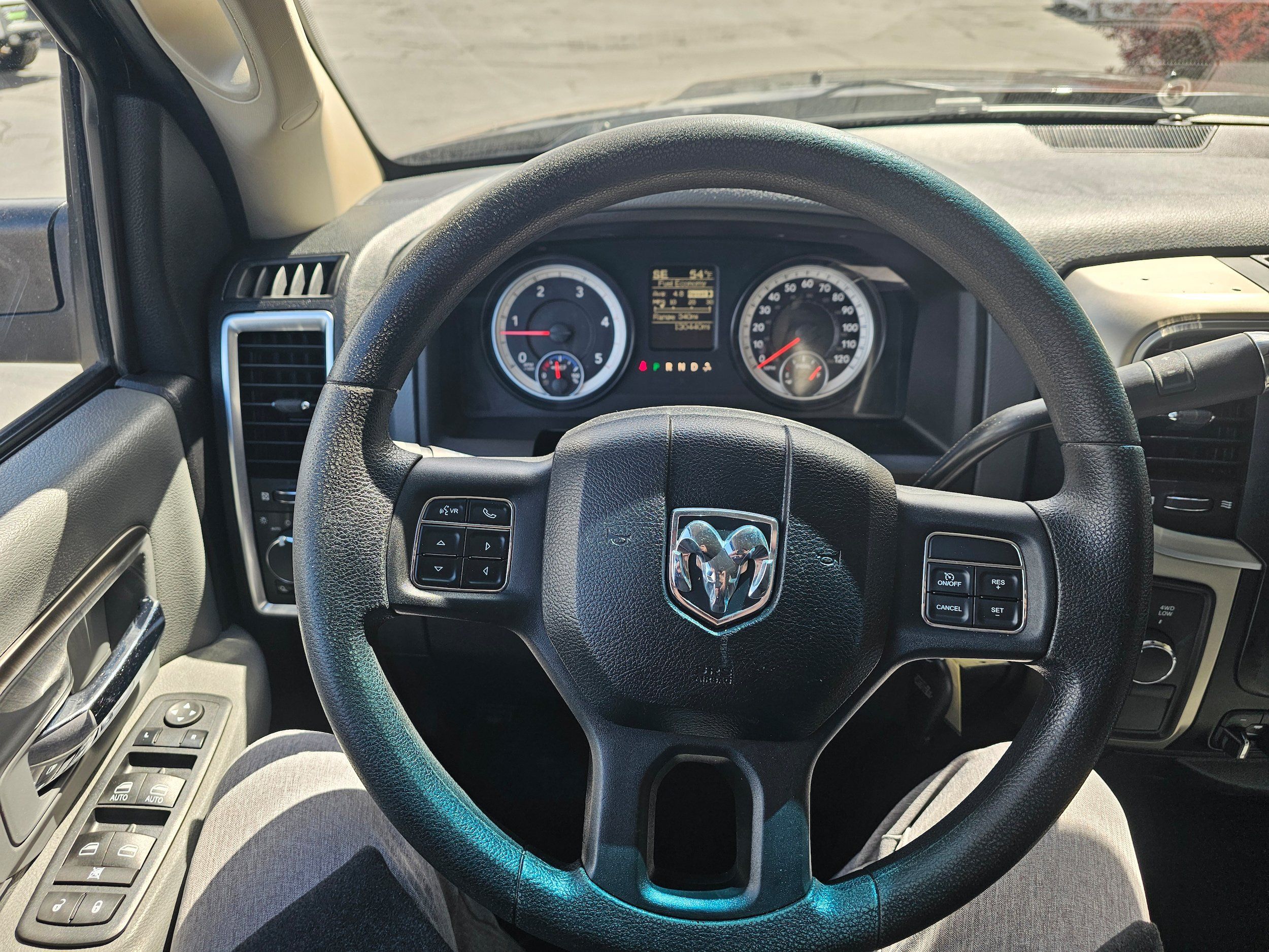 Used 2014 RAM 3500 SLT AWD/4WD image 11