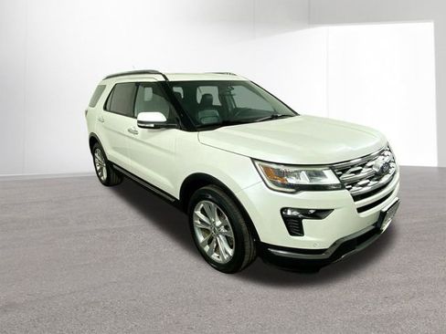 Used 2019 Ford Explorer Limited w/ Class III Trailer Tow Package image 3