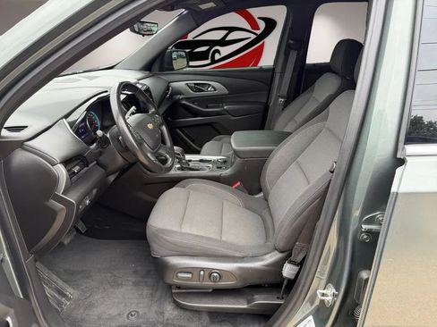 Used 2022 Chevrolet Traverse LT FWD image 10