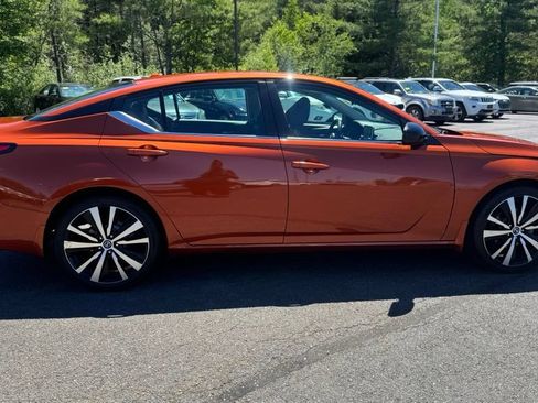 Used 2022 Nissan Altima 2.5 SR FWD image 5