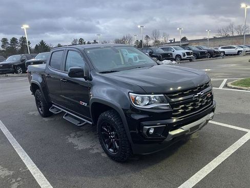Used 2022 Chevrolet Colorado Z71 w/ Z71 Midnight Edition image 2