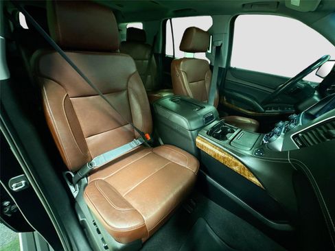 Used 2020 Chevrolet Tahoe Premier w/ Premier Plus Edition AWD/4WD image 32