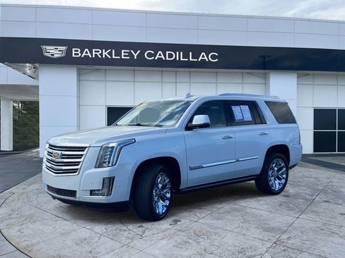 Used 2017 Cadillac Escalade Platinum AWD/4WD image 7