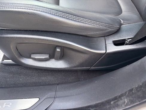 Used 2017 Jaguar F-PACE Premium image 21