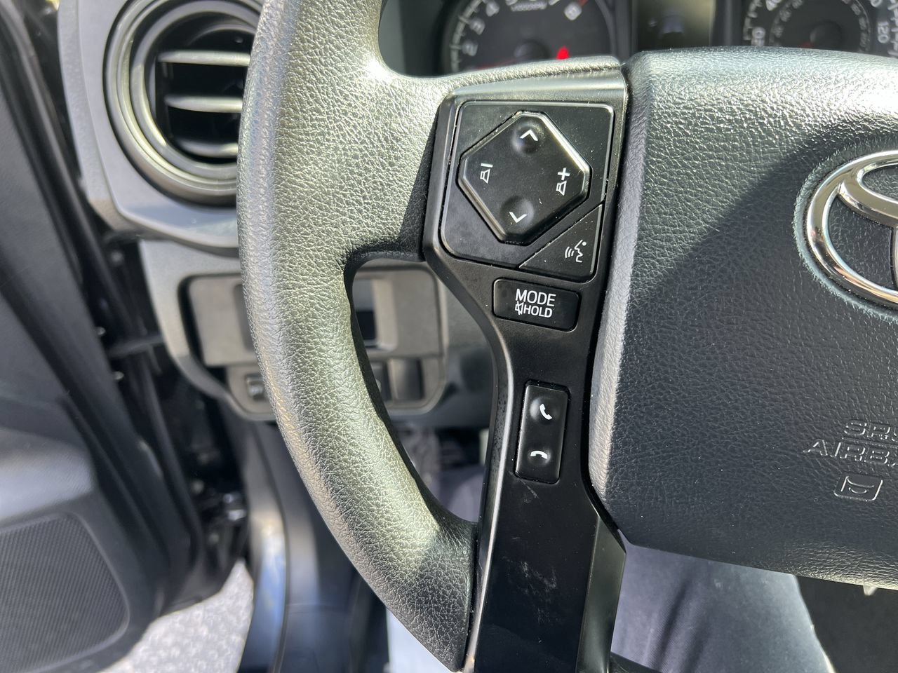 Used 2018 Toyota Tacoma SR w/ SR Convenience Package AWD/4WD image 19