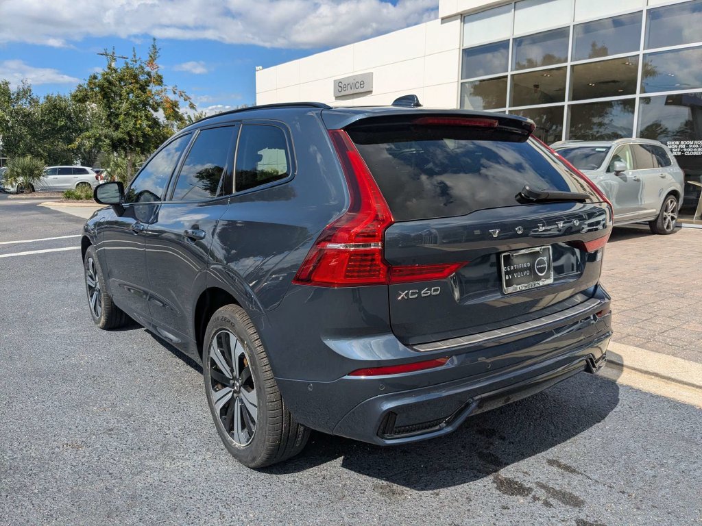 Used 2024 Volvo XC60 T8 Plus w/ Protection Package Premier AWD/4WD image 2