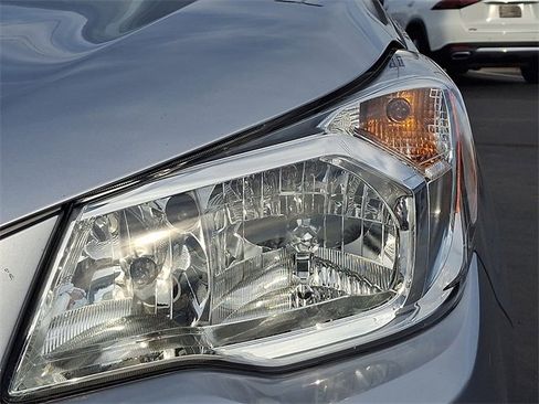 Used 2016 Subaru Forester 2.5i Limited image 9