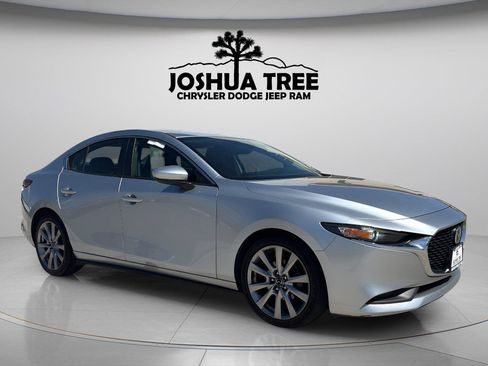 Used 2020 MAZDA MAZDA3 Sedan w/ Select Package FWD image 1