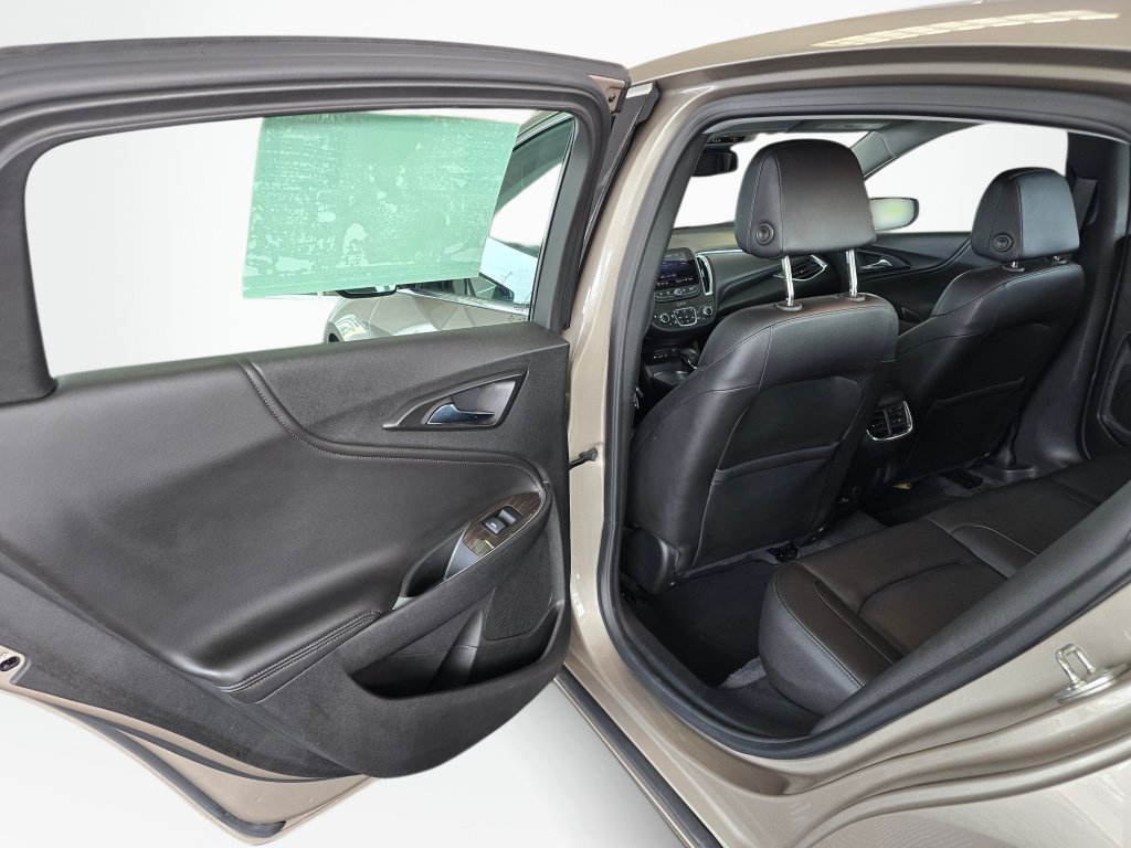 Used 2024 Chevrolet Malibu LT FWD image 35