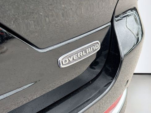 Used 2023 Jeep Grand Cherokee Overland w/ Luxury Tech Group IV image 12