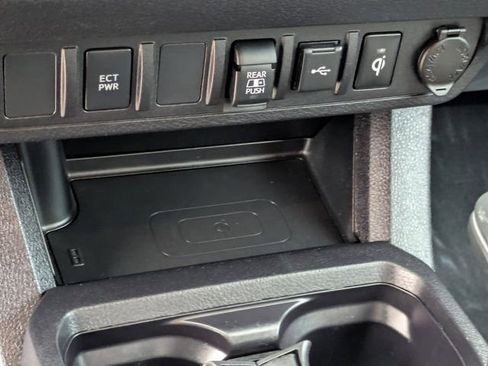 Used 2022 Toyota Tacoma TRD Sport image 16