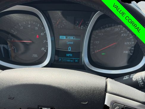 Used 2017 Chevrolet Equinox Premier w/ Enhanced Convenience Package AWD/4WD image 30