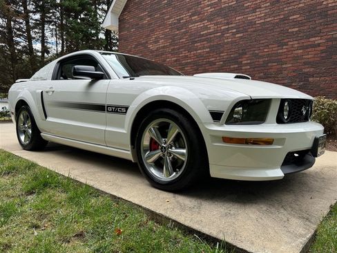 Used 2009 Ford Mustang GT image 28