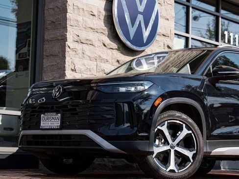 New 2026 Volkswagen Tiguan SE AWD/4WD image 3