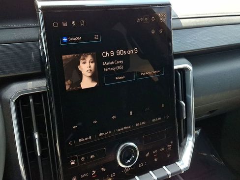 Certified 2025 GMC Acadia Elevation FWD image 19