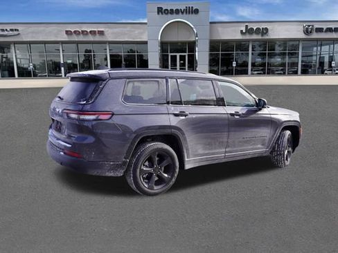 New 2025 Jeep Grand Cherokee L Limited w/ Black Appearance Package image 3