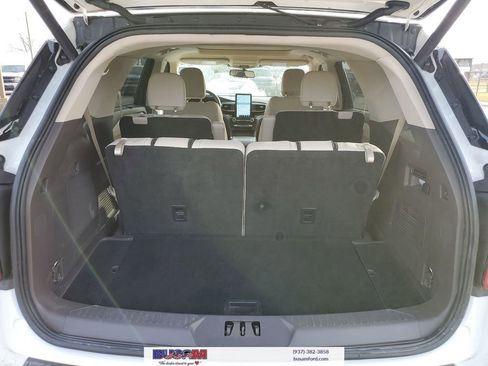 Certified 2022 Ford Explorer Platinum w/ Equipment Group 601A image 9