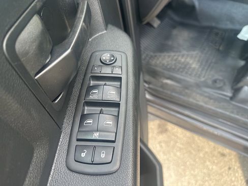 Used 2020 RAM 3500 Tradesman w/ Chrome Appearance Group image 17