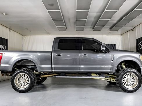 Used 2019 Ford F250 Lariat w/ Lariat Ultimate Package AWD/4WD image 5