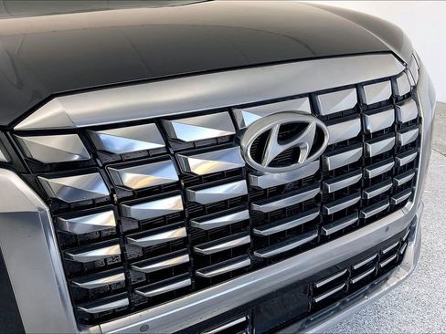 Used 2023 Hyundai Palisade Calligraphy image 36