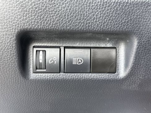 Used 2024 Toyota RAV4 XLE AWD/4WD image 27