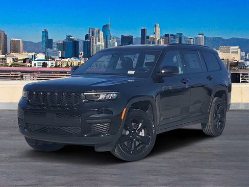 New 2025 Jeep Grand Cherokee L Altitude image 2