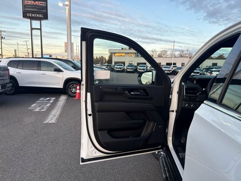 New 2026 GMC Yukon XL Elevation w/ Elevation Premium Package image 18