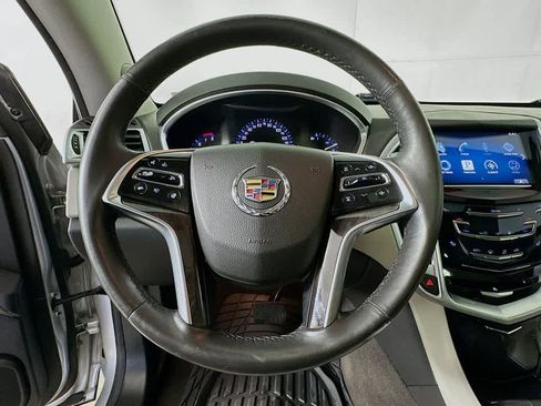 Used 2014 Cadillac SRX Luxury image 16