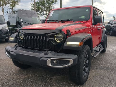 Used 2018 Jeep Wrangler Unlimited Sahara image 9