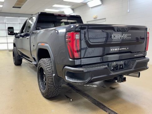 Used 2024 GMC Sierra 2500 Denali Ultimate AWD/4WD image 8