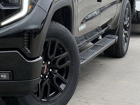 New 2026 GMC Sierra 1500 Elevation image 8