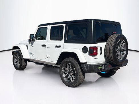 Used 2024 Jeep Wrangler Unlimited w/ Convenience Group AWD/4WD image 5