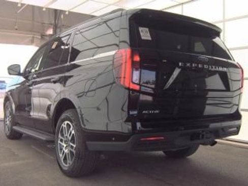 Used 2025 Ford Expedition Active AWD/4WD image 4