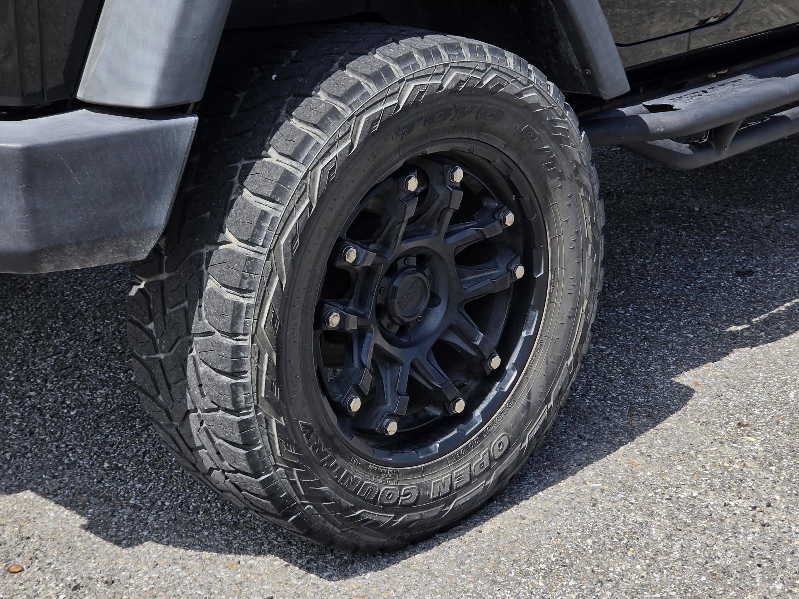 Used 2017 Jeep Wrangler Unlimited Rubicon w/ Connectivity Group AWD/4WD image 10