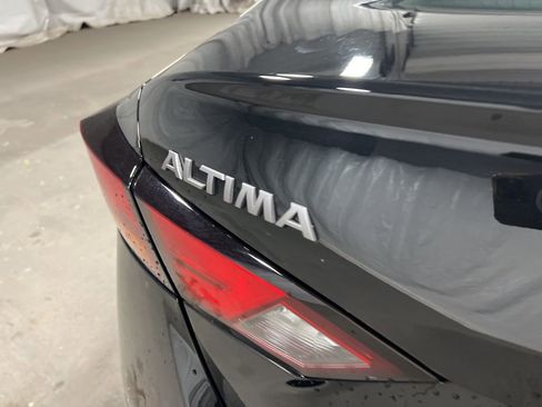 Used 2025 Nissan Altima 2.5 SR image 15