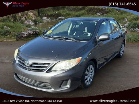 Used 2013 Toyota Corolla LE image 4